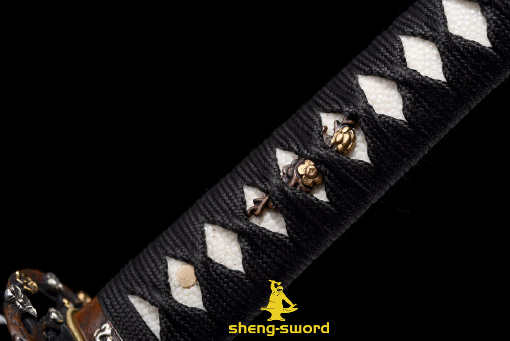 High Class Japanese Samurai Katana Clay Tempered L6 Steel Full Tang Blade Sword wintersweet Kashirae