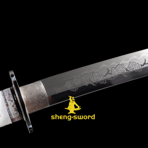 sakura105 Handmade japanese samurai katana Sakura tsuba clay tempered t-10 steel full tang sword