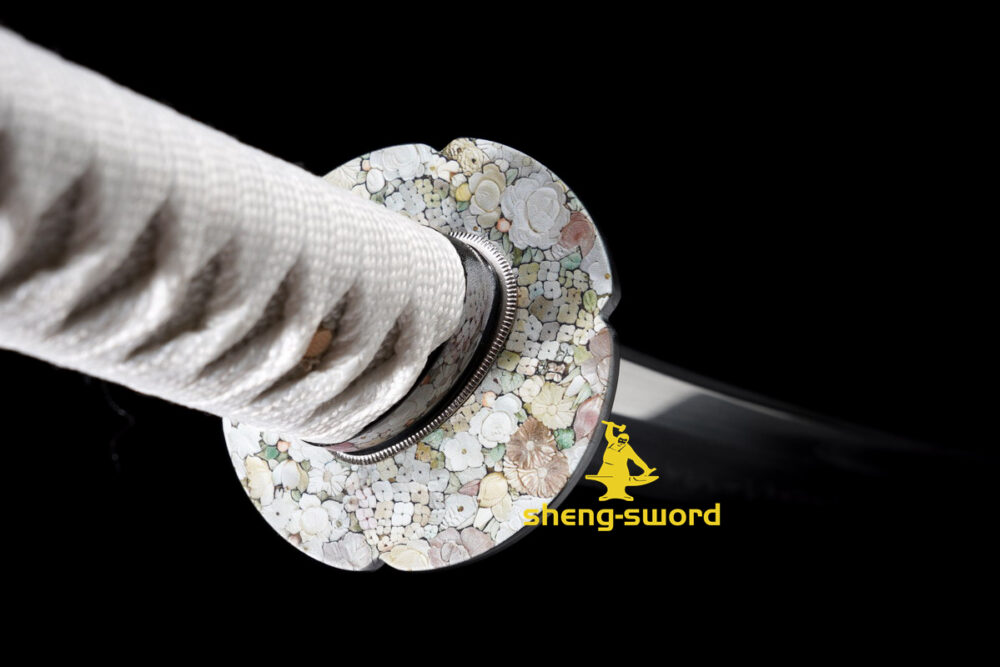 sakura106 Handmade japanese samurai katana Sakura tsuba clay tempered t-10 steel full tang sword