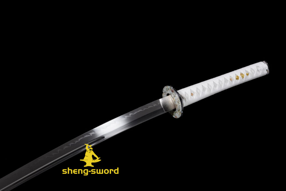 sakura110 Handmade japanese samurai katana Sakura tsuba clay tempered t-10 steel full tang sword
